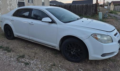 White 2011 Chevrolet Malibu 1LT