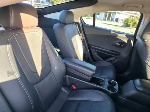 2015 Chevrolet Volt Base