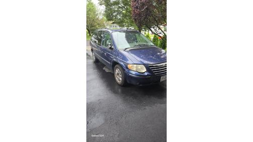 2005 Chrysler Town & Country Limited