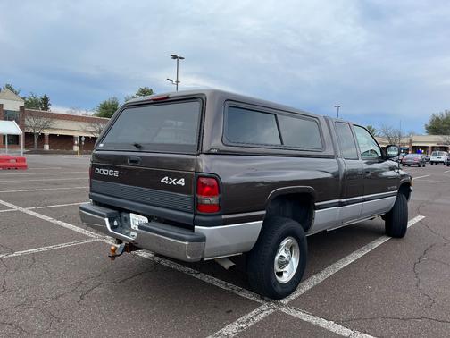Brown 1998 Dodge Ram 1500 Quad Cab