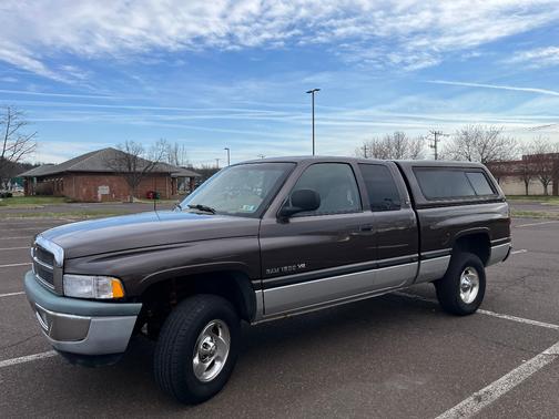 Brown 1998 Dodge Ram 1500 Quad Cab