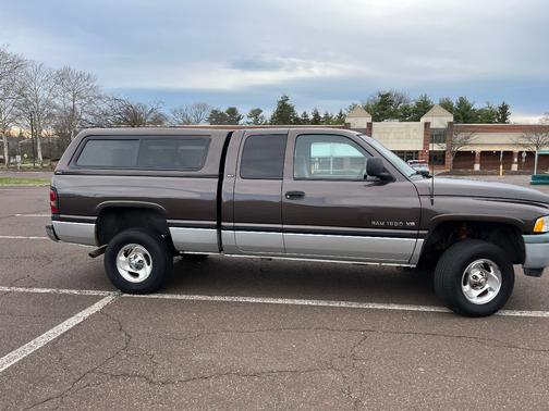 Brown 1998 Dodge Ram 1500 Quad Cab