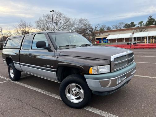 Brown 1998 Dodge Ram 1500 Quad Cab
