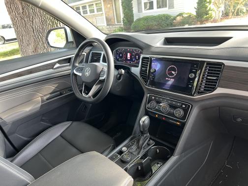2022 Volkswagen Atlas 3.6L SE w/Technology