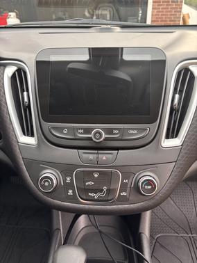 White 2022 Chevrolet Malibu 1LS