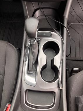 White 2022 Chevrolet Malibu 1LS