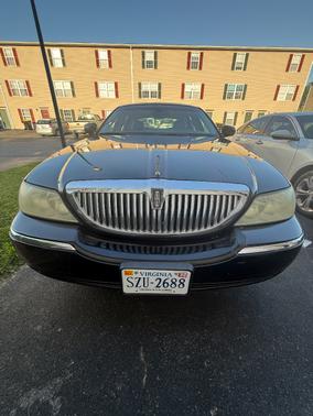 Black 2007 Lincoln Town Car Signature
