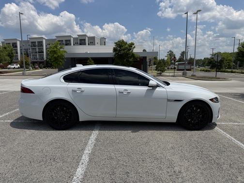 White 2022 Jaguar XF SE