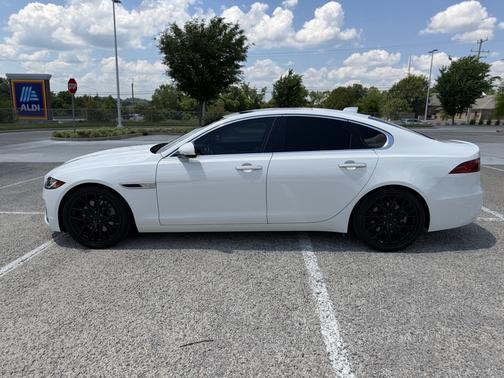 White 2022 Jaguar XF SE