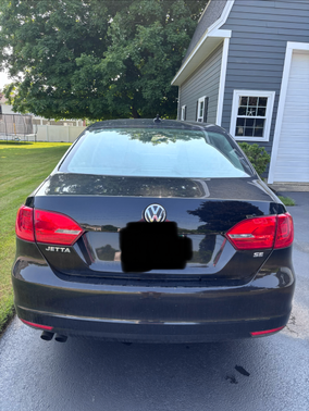 Black 2014 Volkswagen Jetta Auto SE