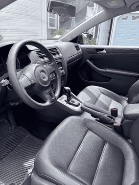 Black 2014 Volkswagen Jetta Auto SE