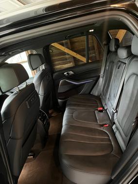 Black 2022 BMW X5 xDrive40i