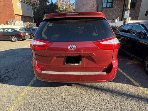 2017 Toyota Sienna LE
