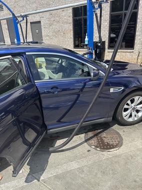 2011 Ford Taurus SEL