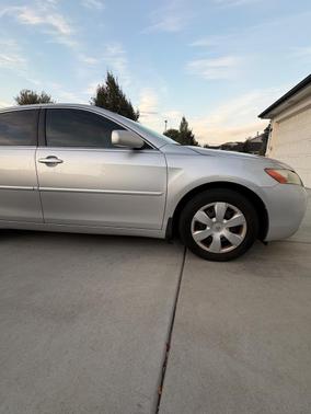 Gray 2009 Toyota Camry XLE