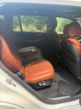 White 2022 BMW X7 xDrive40i
