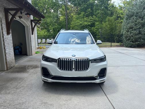 White 2022 BMW X7 xDrive40i
