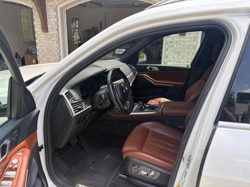 White 2022 BMW X7 xDrive40i