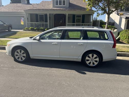 2008 Volvo V70 3.2