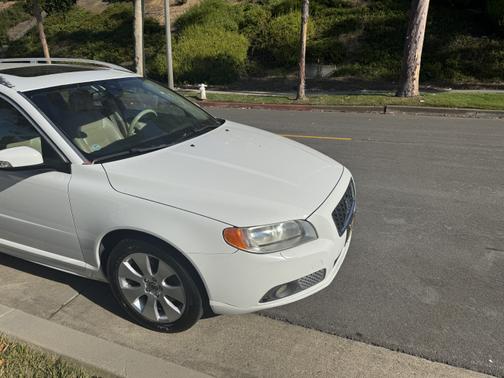 2008 Volvo V70 3.2