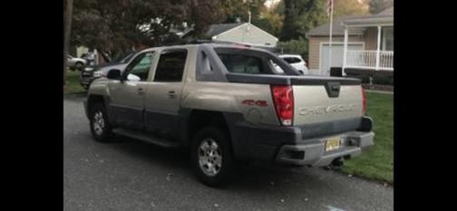 Beige 2003 Chevrolet Avalanche 1500