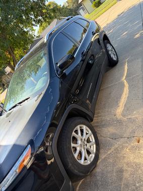 Black 2017 Jeep Cherokee Latitude