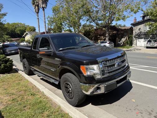 Blue 2014 Ford F-150 XLT