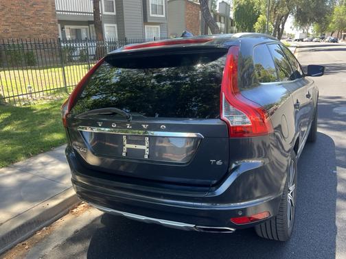 Gray 2015 Volvo XC60 T6 Platinum
