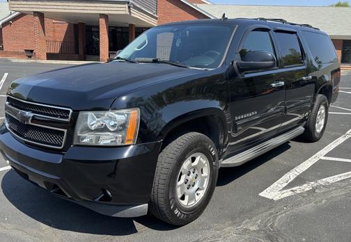 Black 2014 Chevrolet Suburban 1500 LT