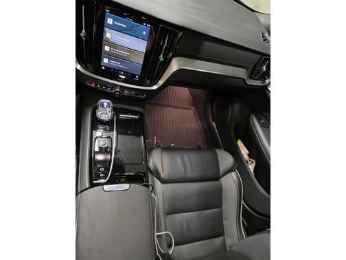 2023 Volvo S60 Recharge Plug-In Hybrid T8 Ultimate Black Edition