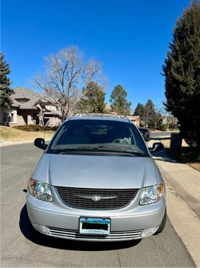 2002 Chrysler Town & Country Limited