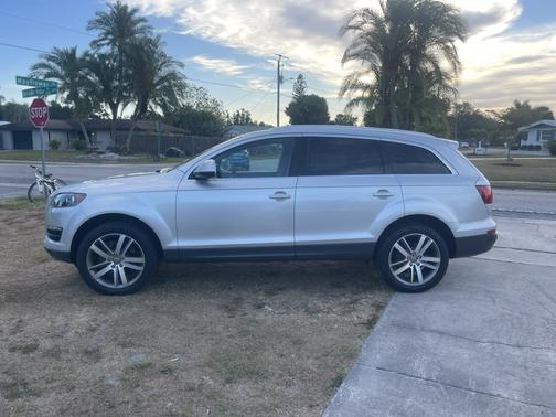 Silver 2011 Audi Q7 3.0T Premium