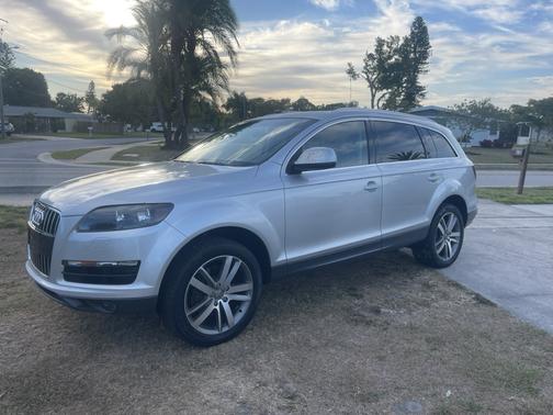 Silver 2011 Audi Q7 3.0T Premium