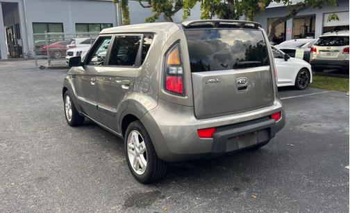 2010 Kia Soul +