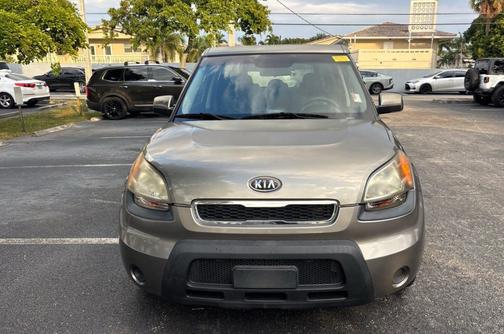 2010 Kia Soul +