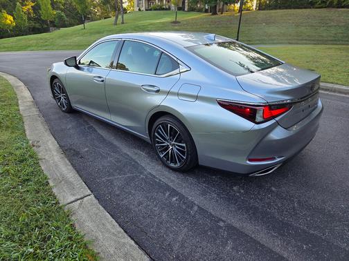 2022 Lexus ES 350 Base