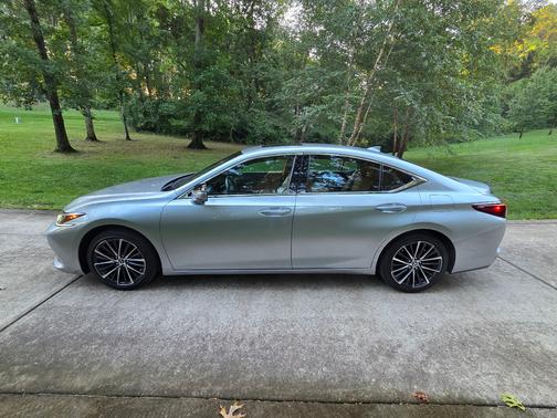 2022 Lexus ES 350 Base