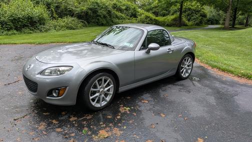 Silver 2011 Mazda MX-5 Miata Grand Touring