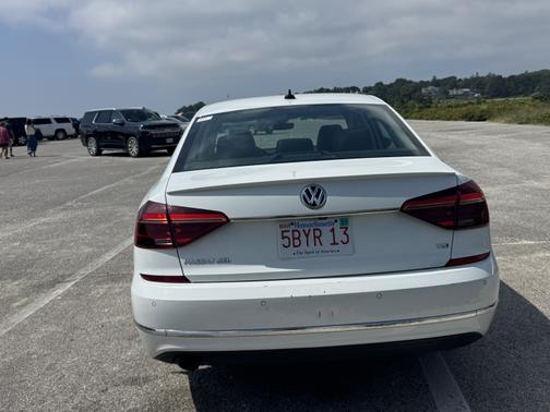 2017 Volkswagen Passat 1.8T SEL Premium