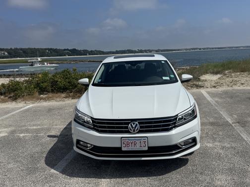 2017 Volkswagen Passat 1.8T SEL Premium