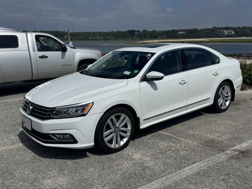 2017 Volkswagen Passat 1.8T SEL Premium