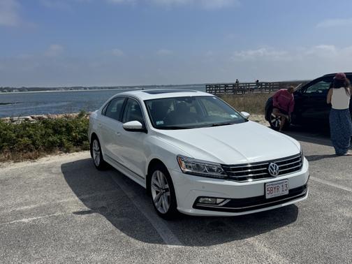2017 Volkswagen Passat 1.8T SEL Premium