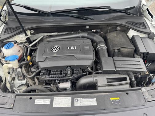 2017 Volkswagen Passat 1.8T SEL Premium