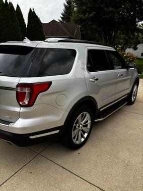 Silver 2019 Ford Explorer Limited
