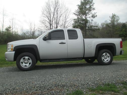Silver 2011 Chevrolet Silverado 1500 LT