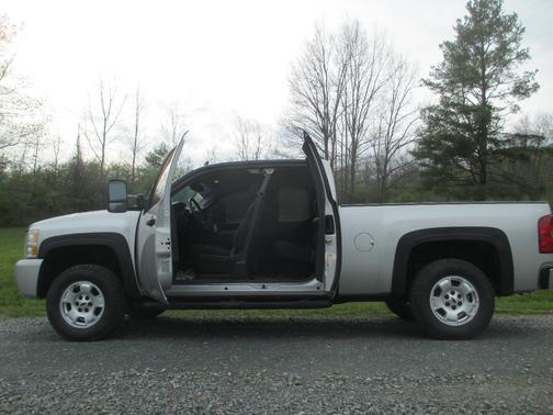 Silver 2011 Chevrolet Silverado 1500 LT