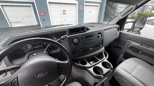 2010 Ford E350 Super Duty Base