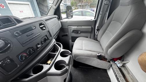 2010 Ford E350 Super Duty Base