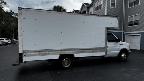 2010 Ford E350 Super Duty Base