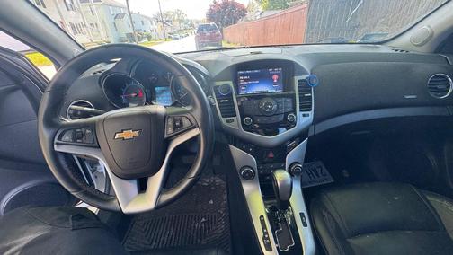 White 2014 Chevrolet Cruze 2LT